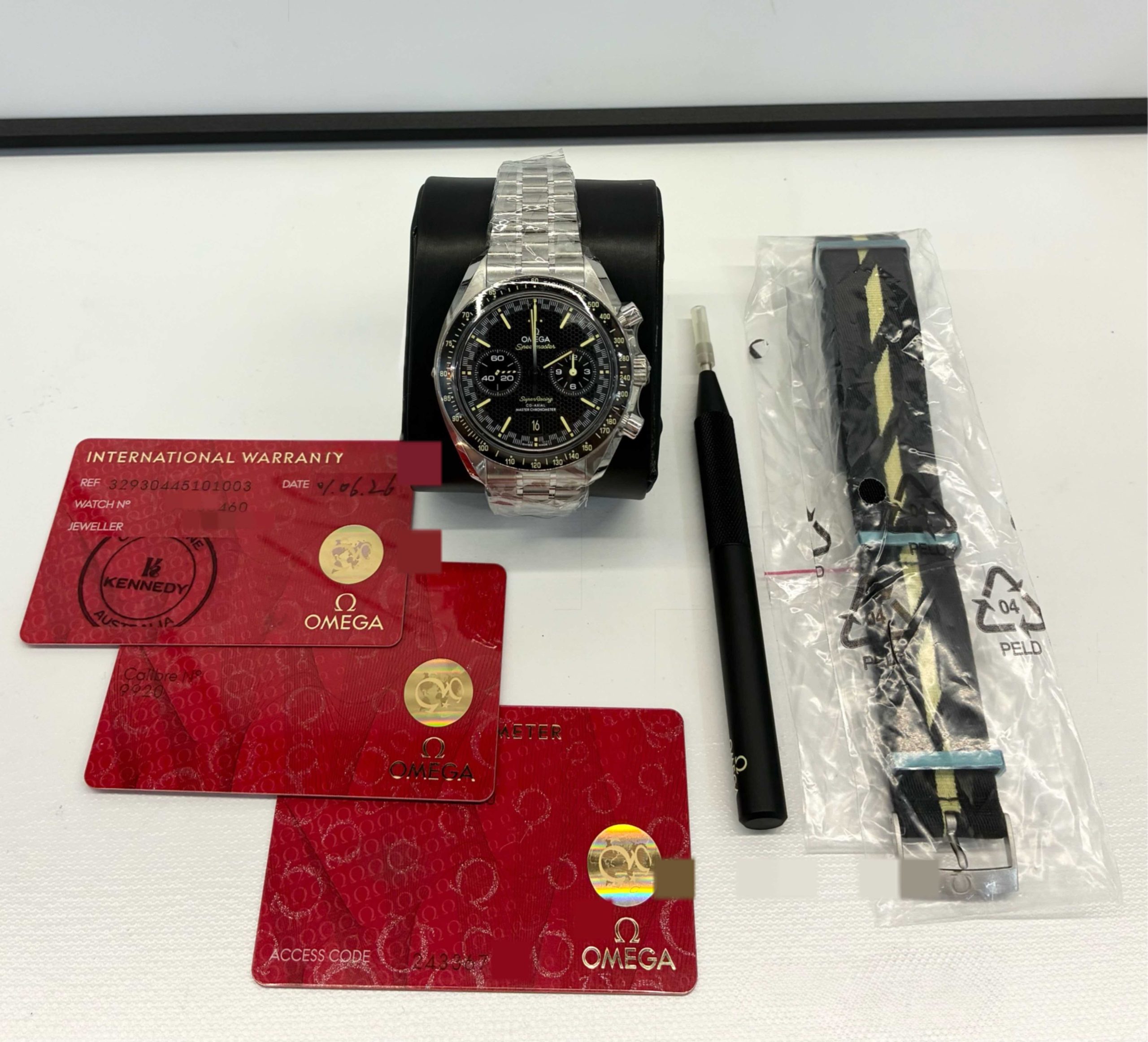 Omega Speedmaster 329.30.44.51.01.003 63000 - Image 2