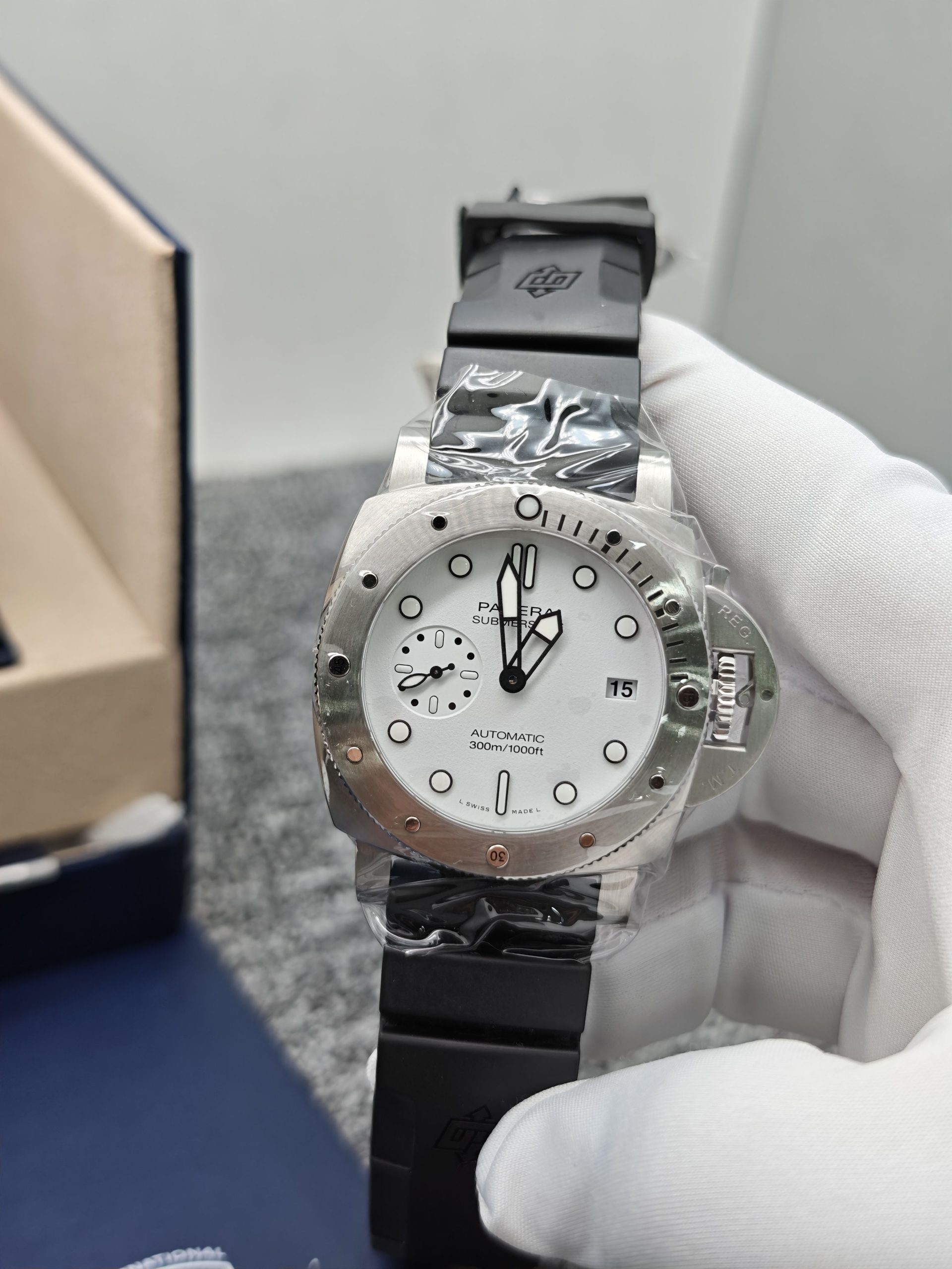 Panerai submersible PAM 02223 - Image 5