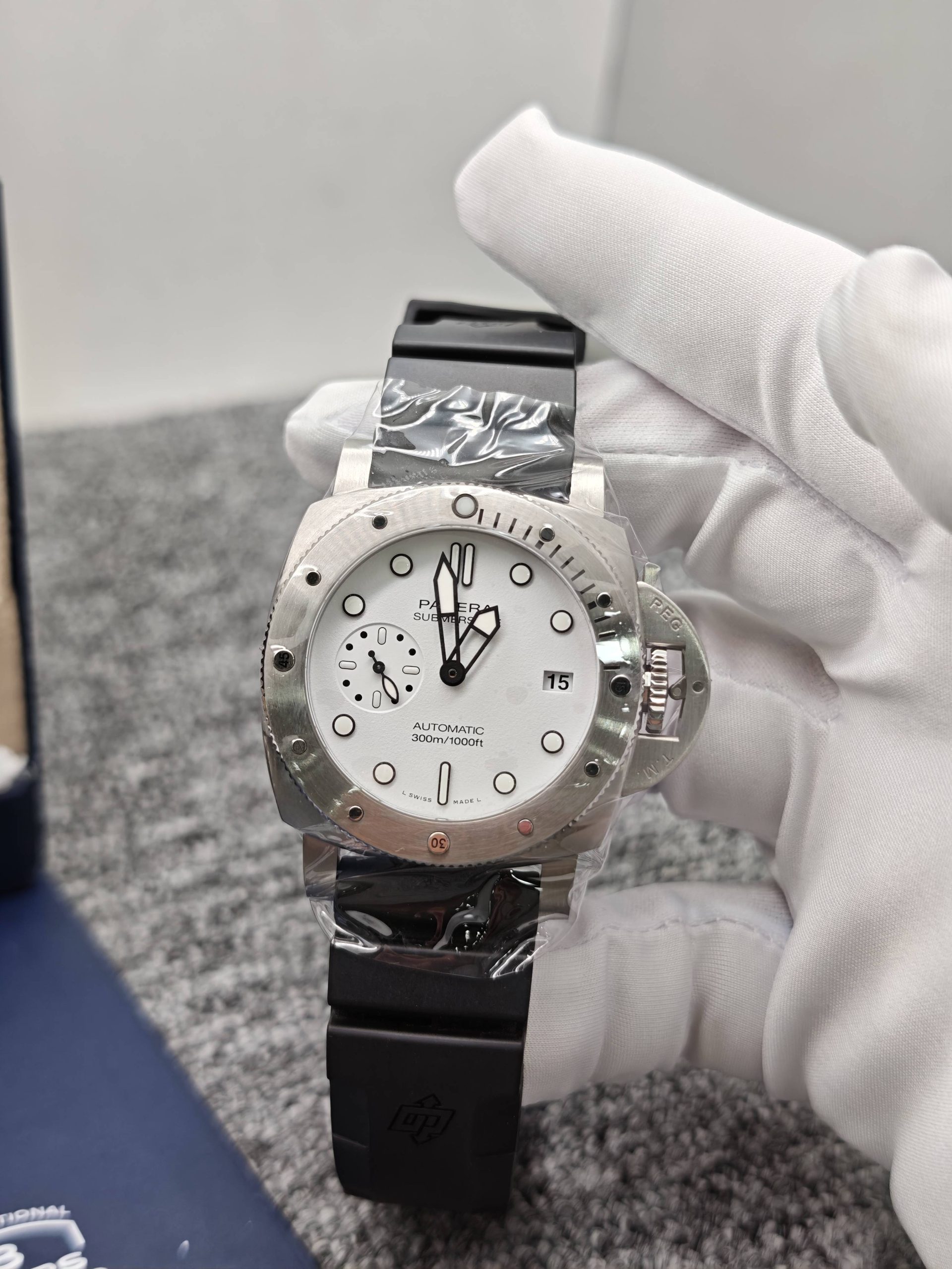 Panerai submersible PAM 02223 - Image 4