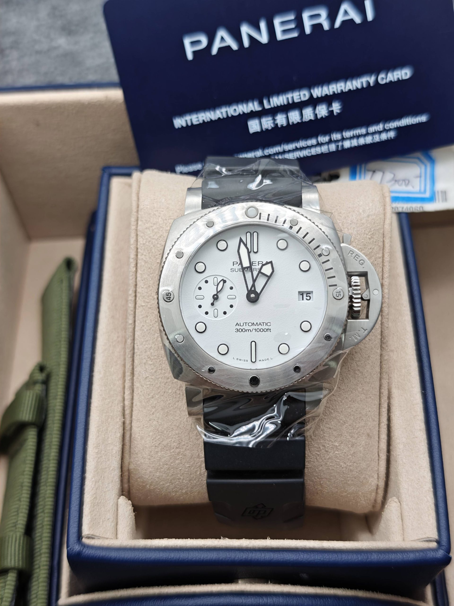 Panerai submersible PAM 02223 - Image 2