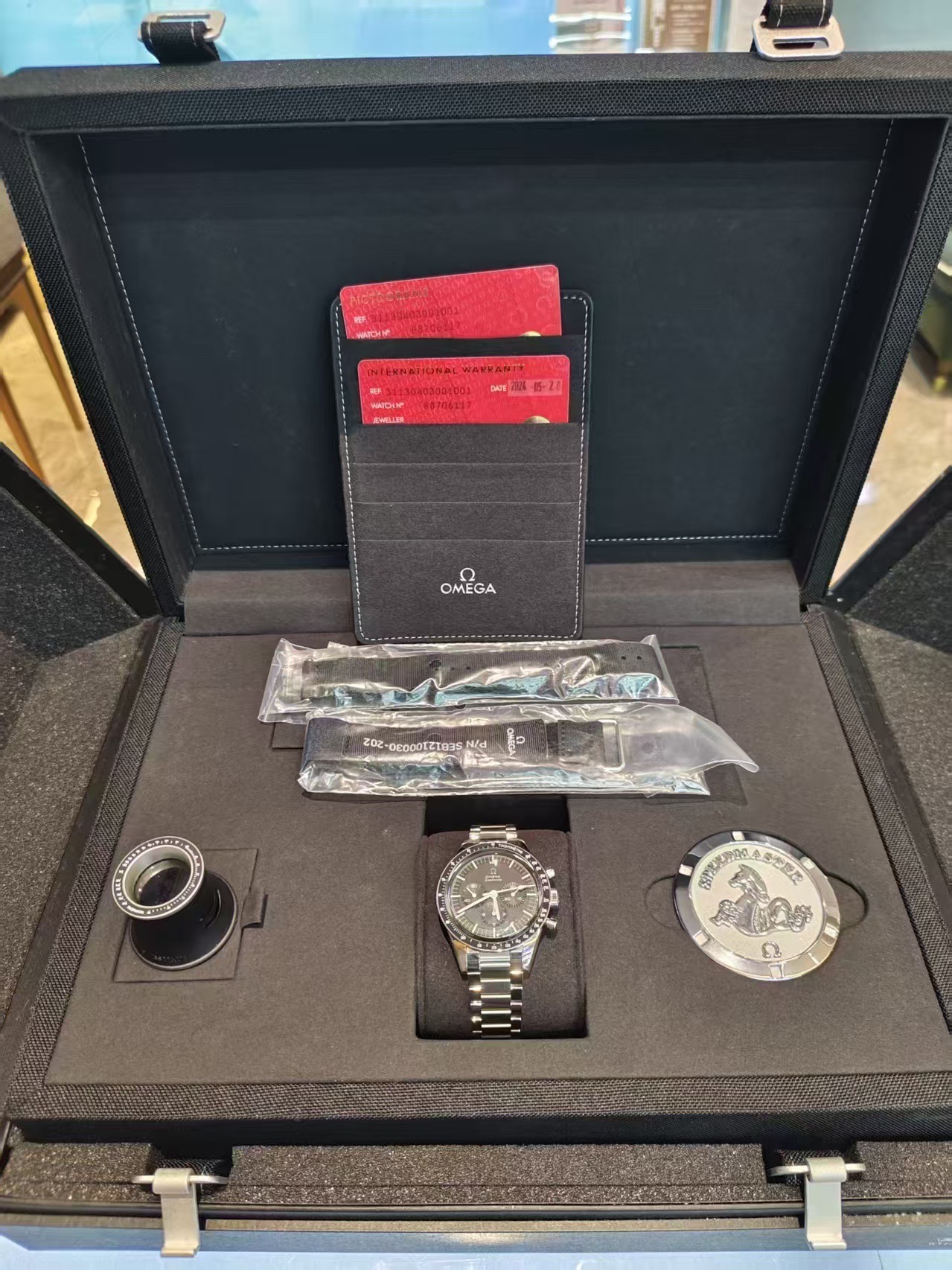 Omega Speedmaster 311.30.40.30.01.001 - Image 8