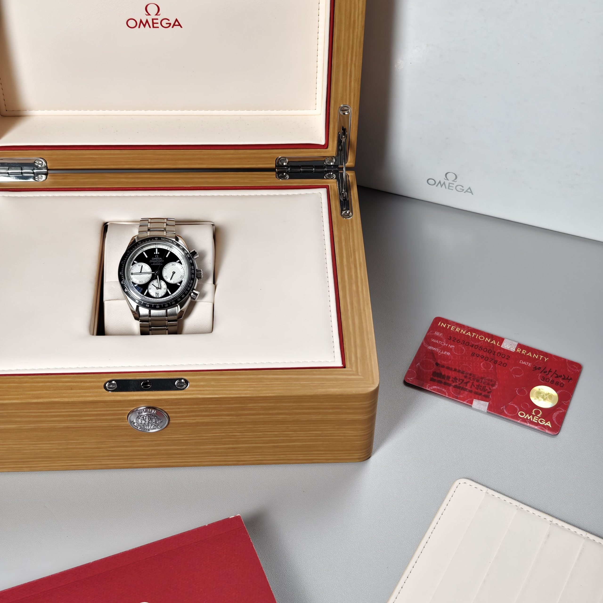 Omega Speedmaster 326.30.40.50.01.002