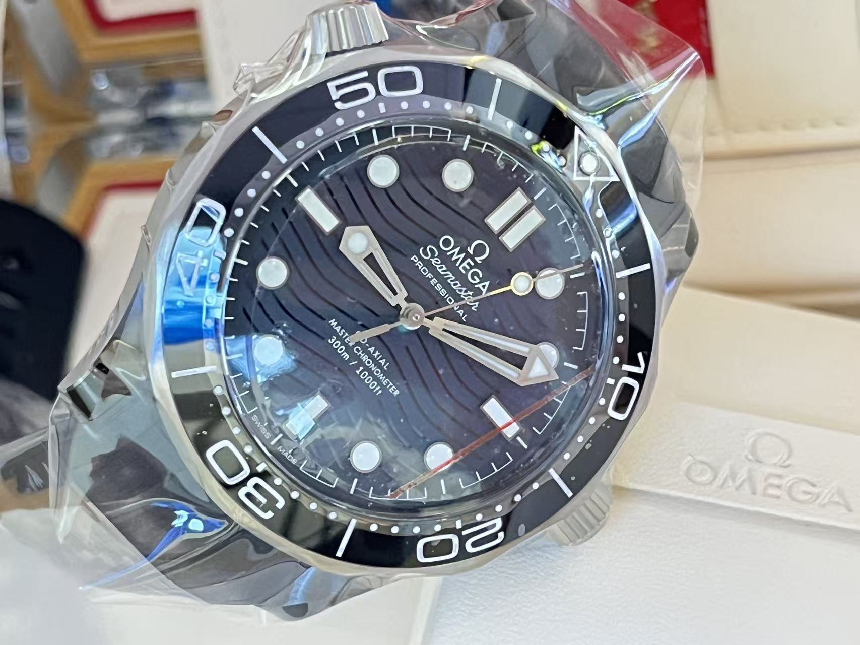 Omega 210.92.44.20.01.001 - Image 2