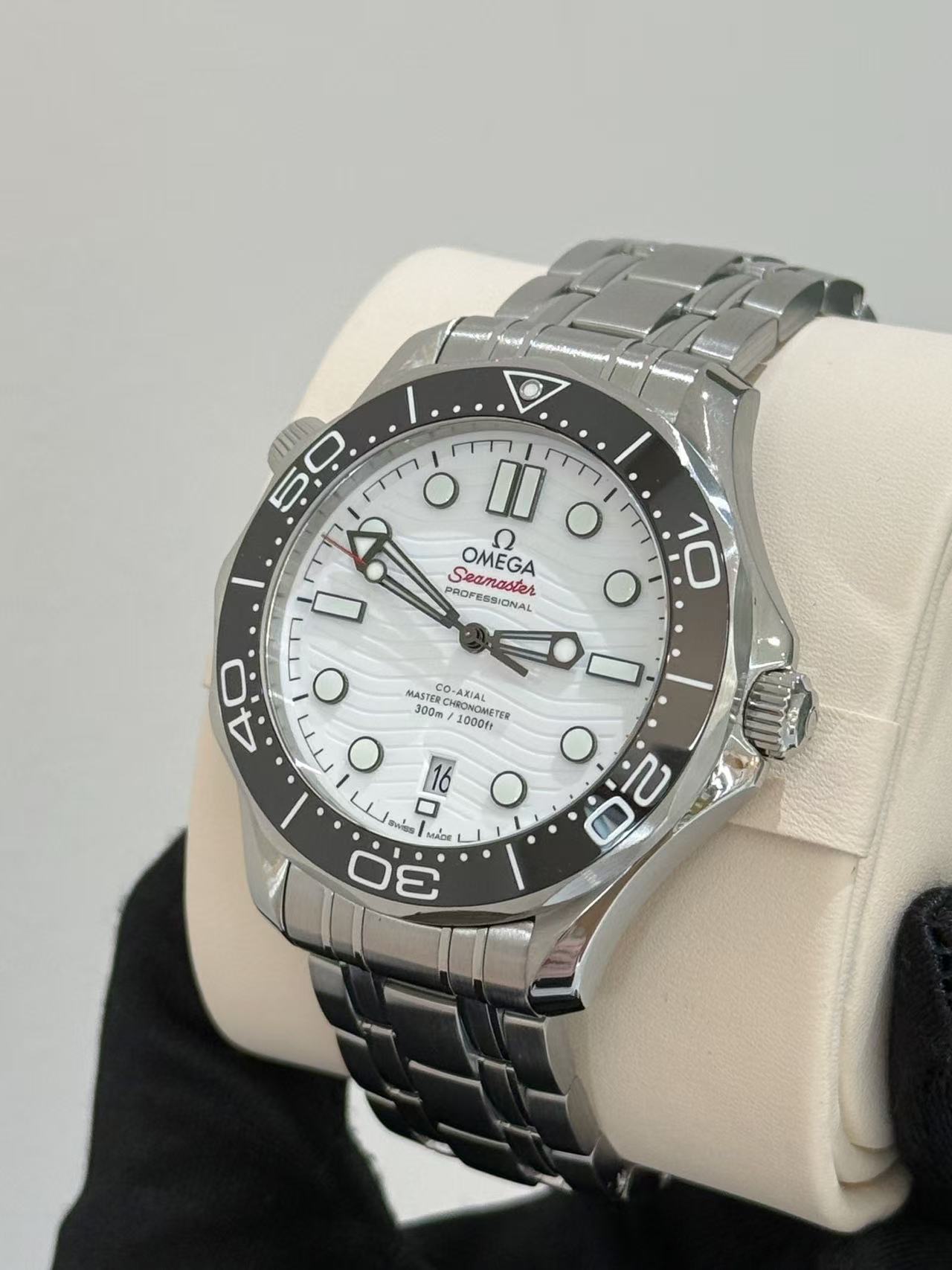 Omega 210.30.42.20.04.001 - Image 2