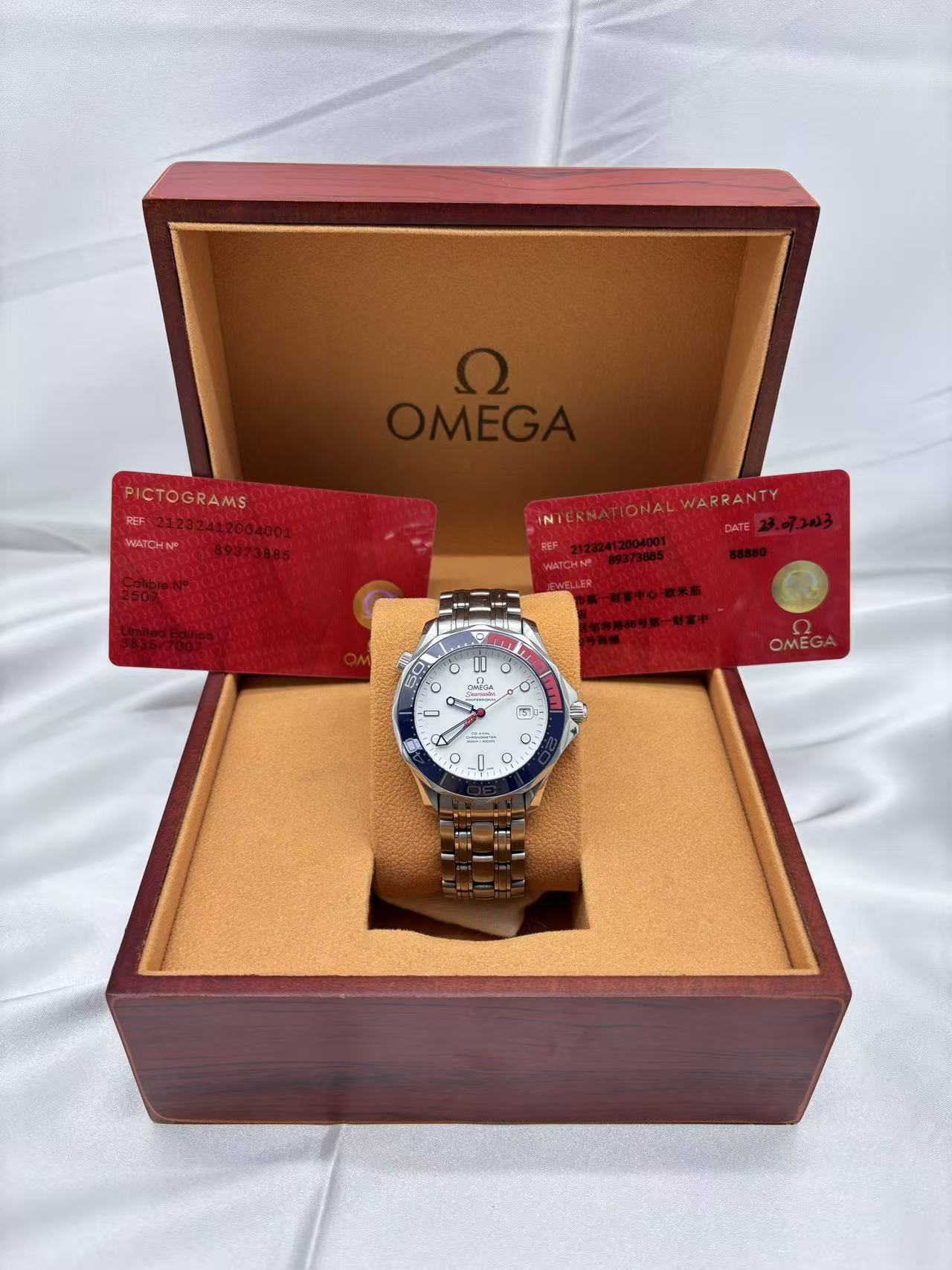 Omega 212.32.41.20.04.001