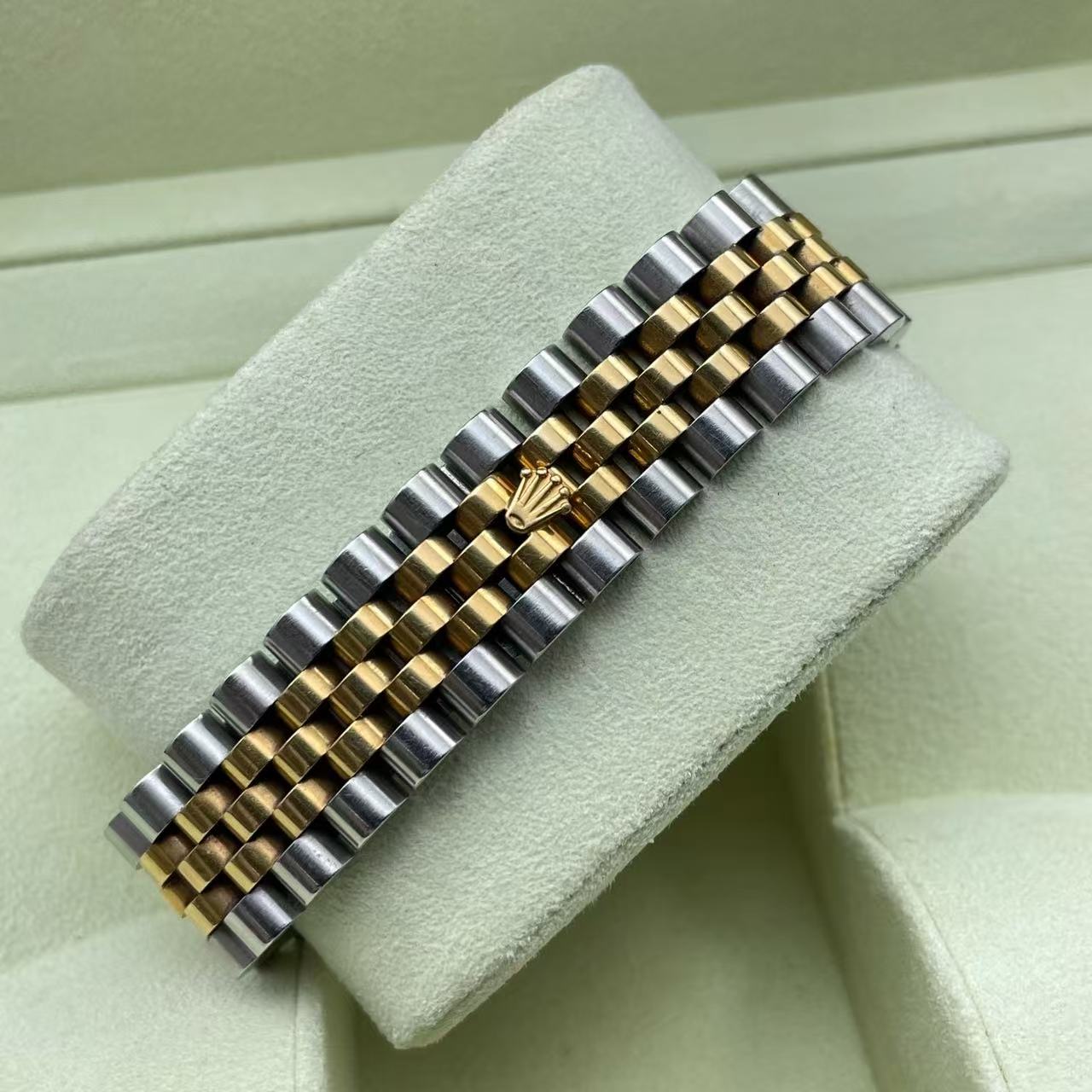 Rolex 116243 - Image 4