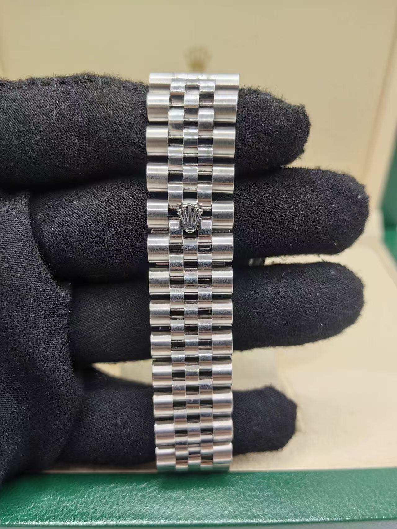 Rolex 116244 - Image 6