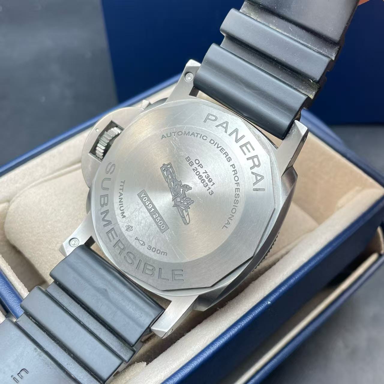 Panerai PAM02305 - Image 5