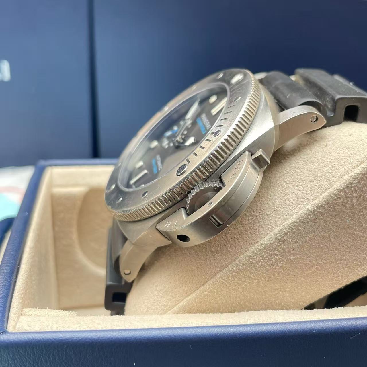 Panerai PAM02305 - Image 6